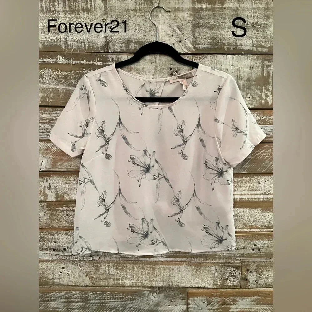 Forever 21 Floral Blouse Womens Small Pink Excellent Open Back Knot Short Sleeve